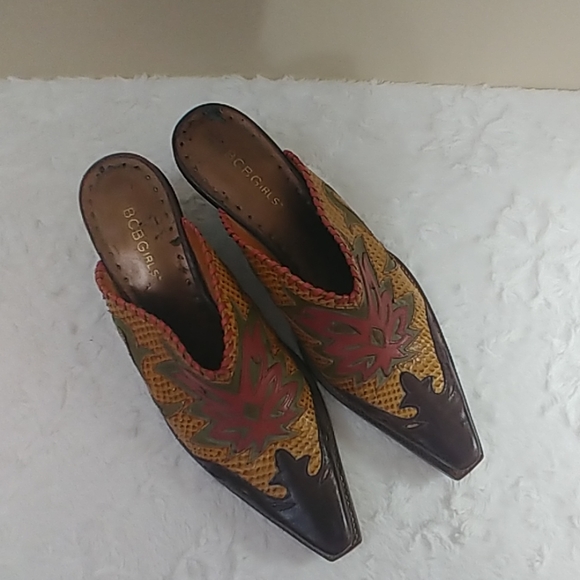 BCBGirls Shoes - BCB Girls women's slip on  Western style Sz 8.5M